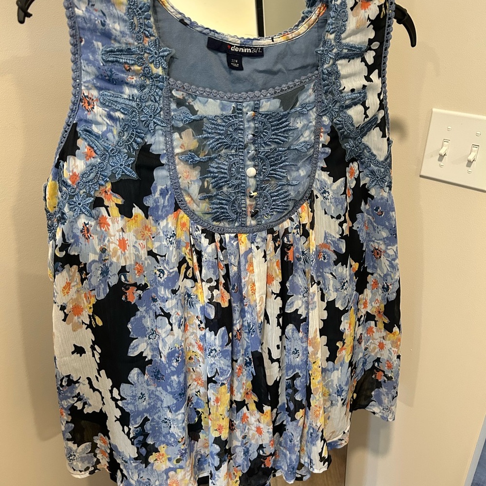 Denim 24/7 Blue and Black Floral Blouse